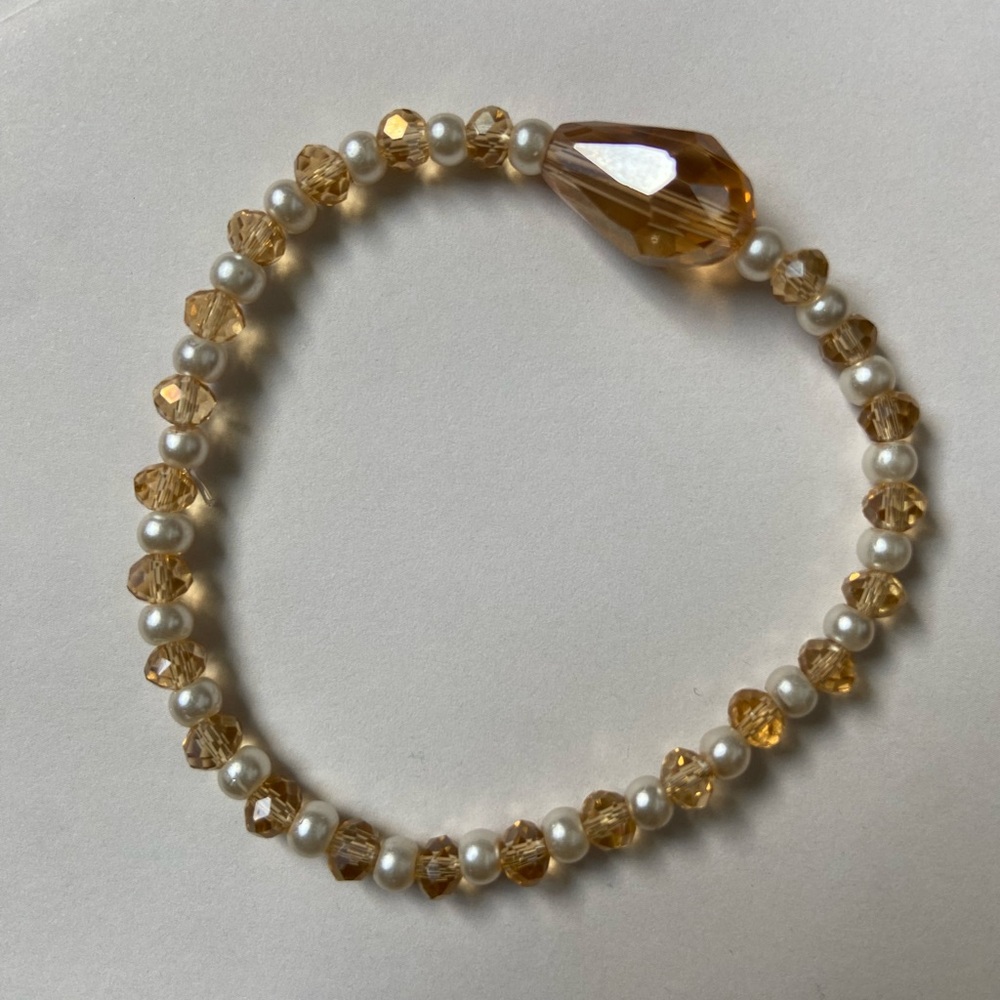 Beaded pearl and gem bracelet